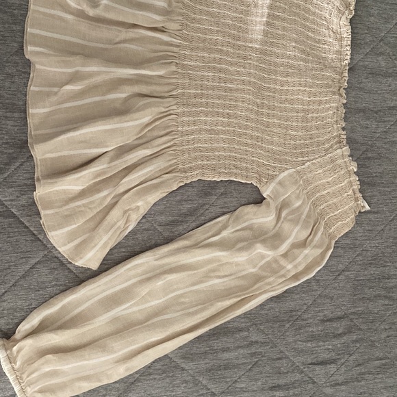 Medium Blouse - Picture 2 of 3